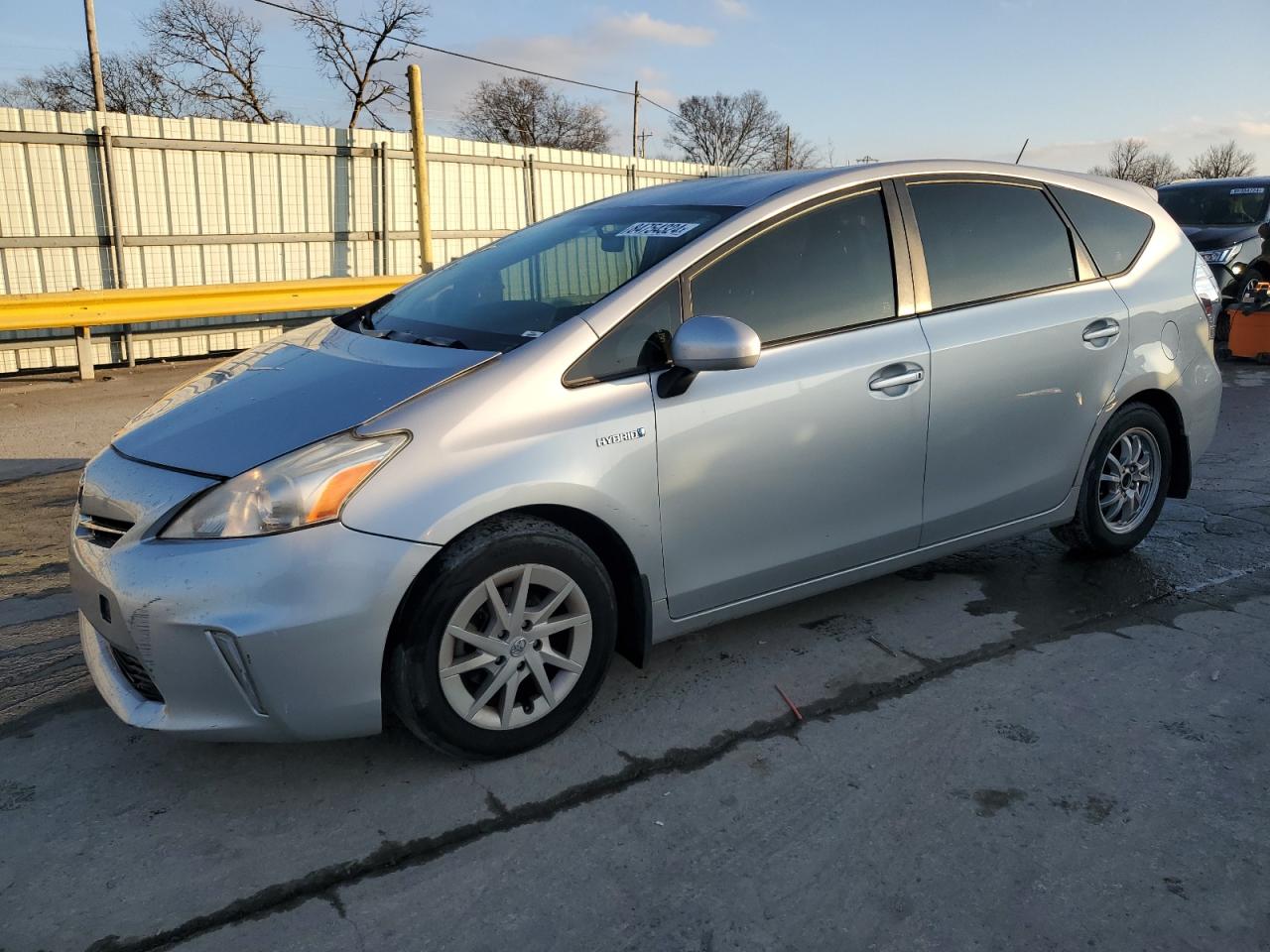 TOYOTA PRIUS V 2013