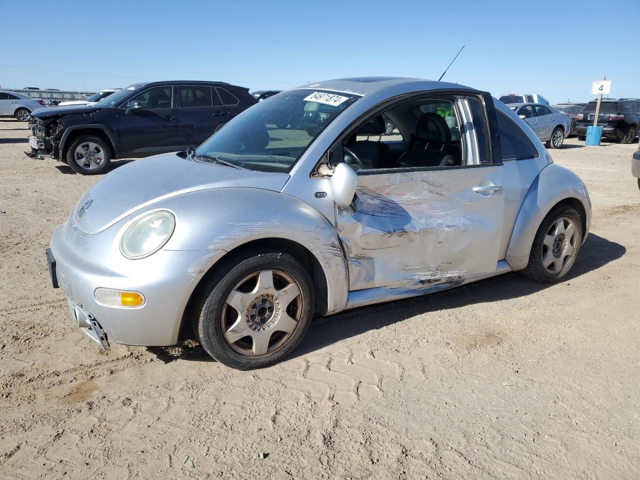 VOLKSWAGEN NEW BEETLE 2001