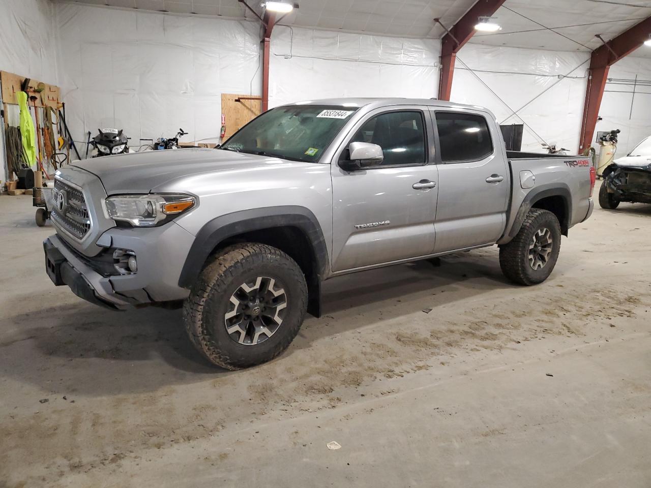 TOYOTA TACOMA DOU 2017