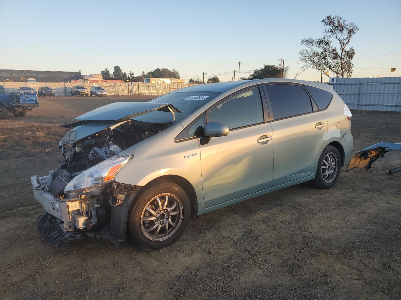 TOYOTA PRIUS V 2013
