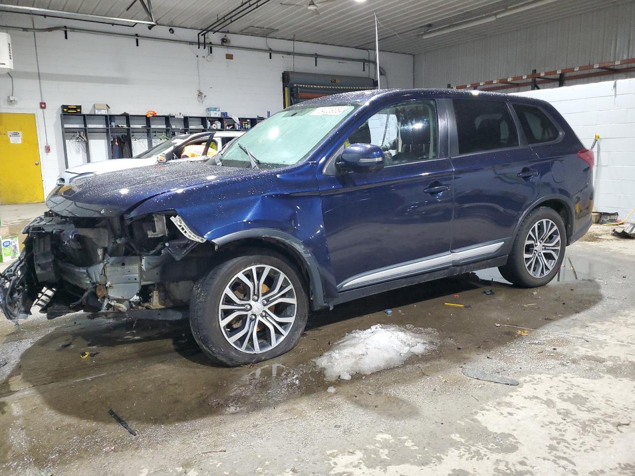 MITSUBISHI OUTLANDER 2017