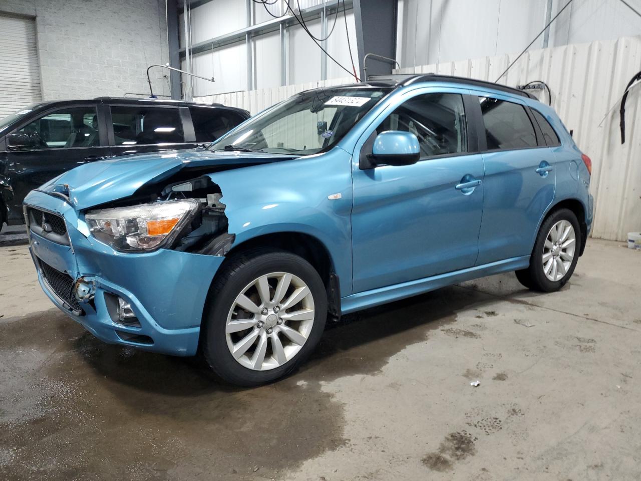MITSUBISHI OUTLANDER 2011