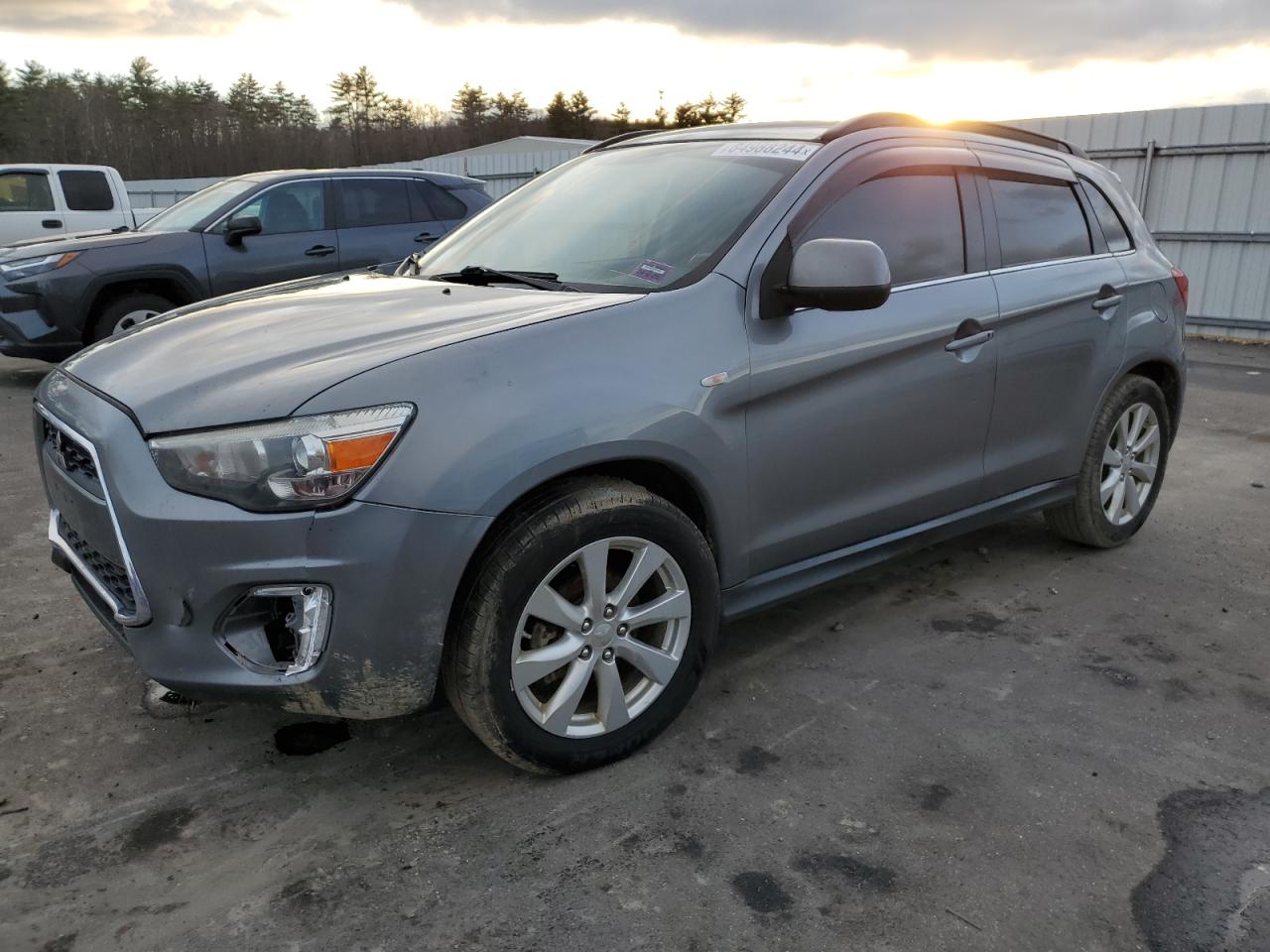 MITSUBISHI OUTLANDER 2015