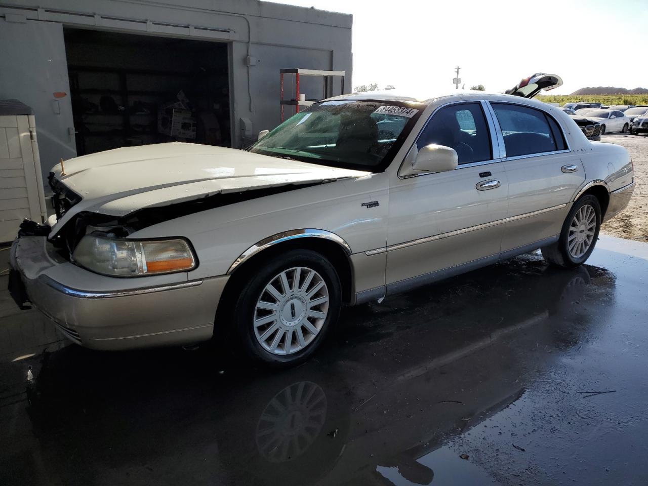 LINCOLN TOWN CAR S 2005