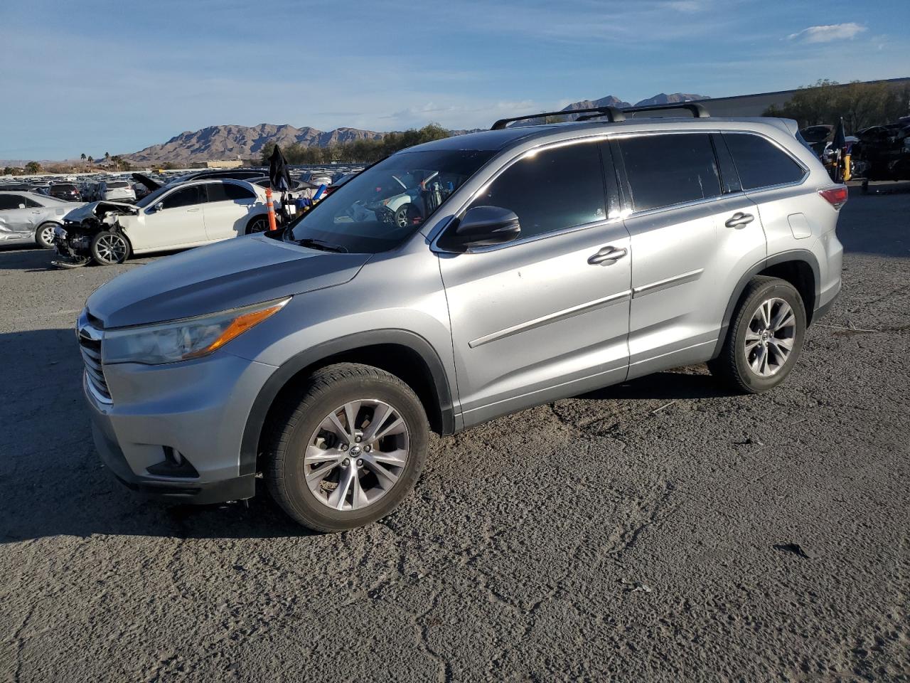 TOYOTA HIGHLANDER 2016