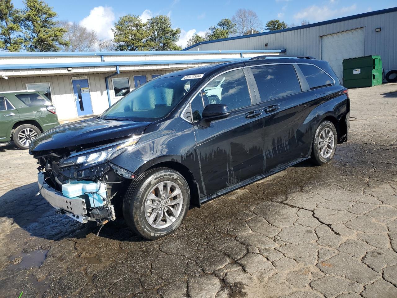 TOYOTA SIENNA LE 2023