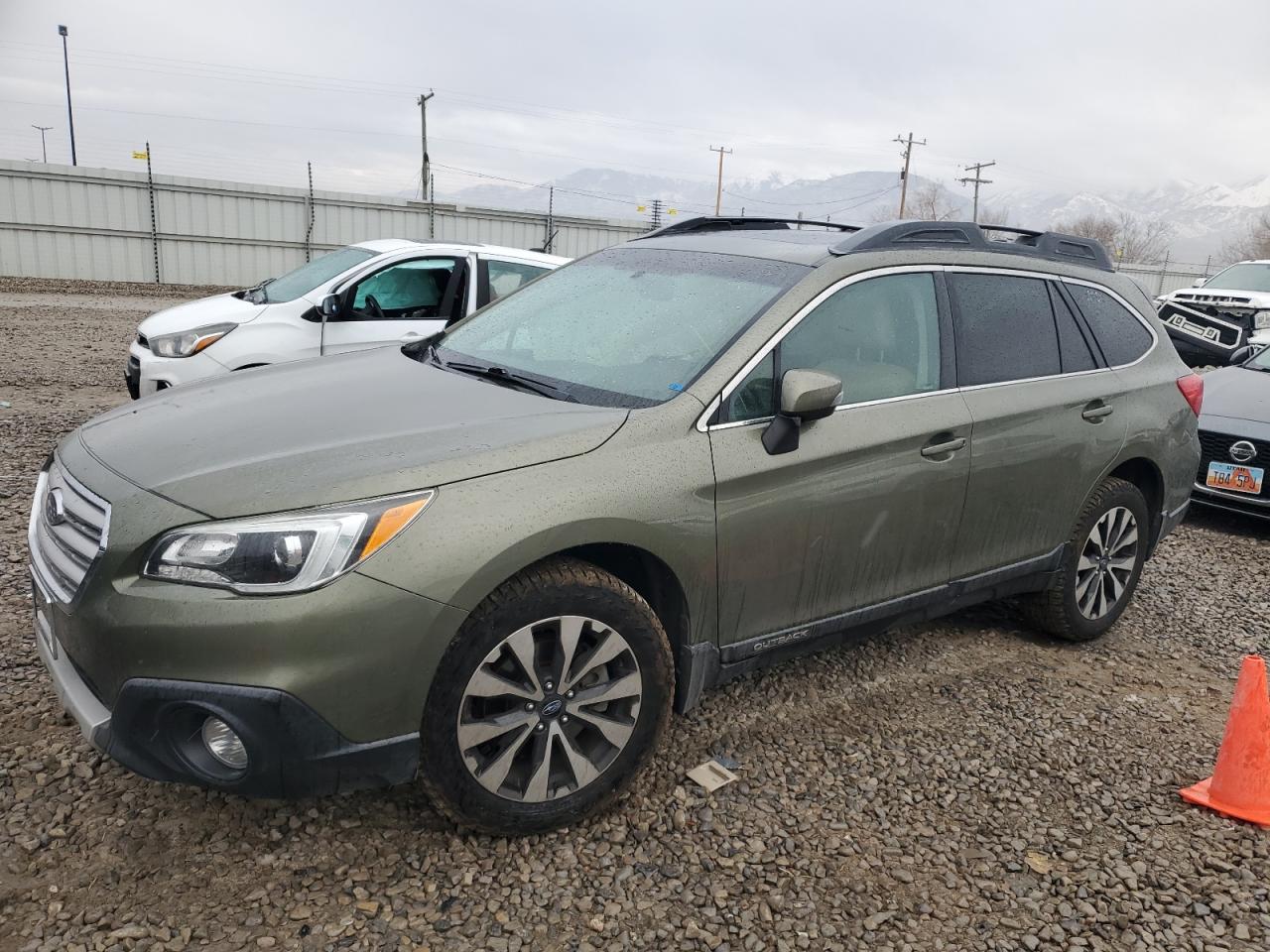 SUBARU OUTBACK 2. 2016