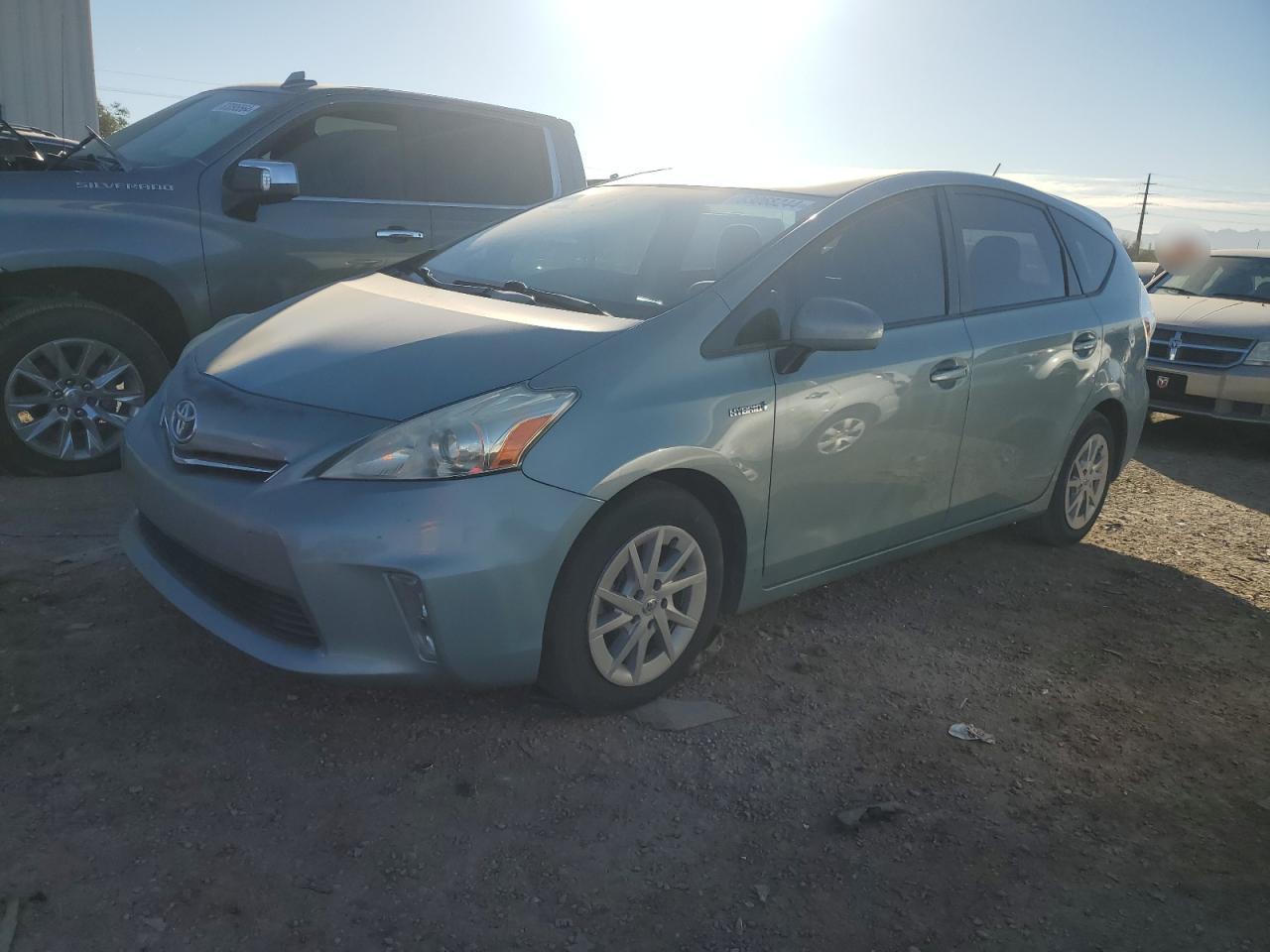 TOYOTA PRIUS V 2014