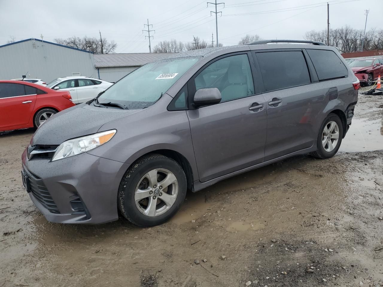 TOYOTA SIENNA LE 2019
