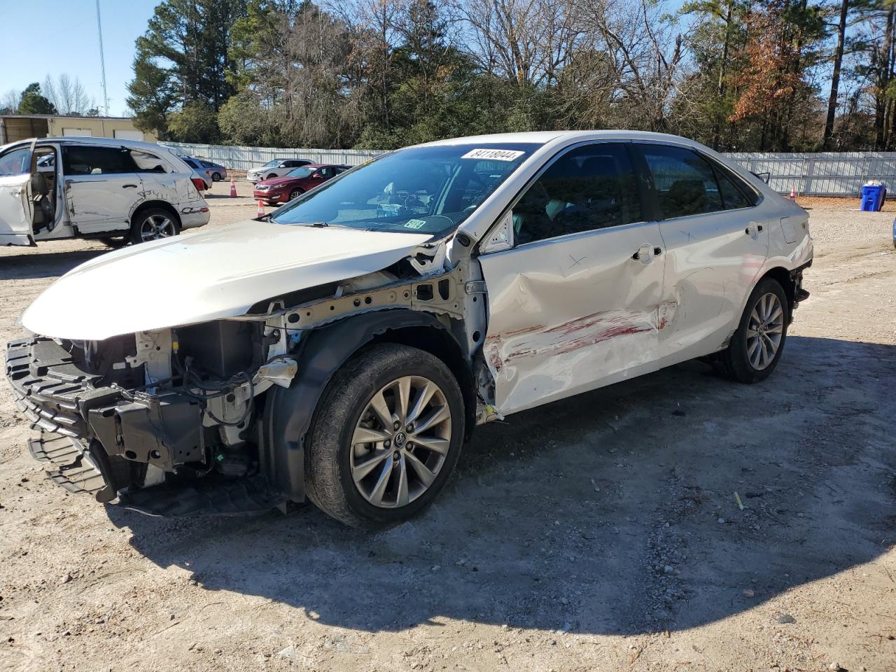 TOYOTA CAMRY LE 2015