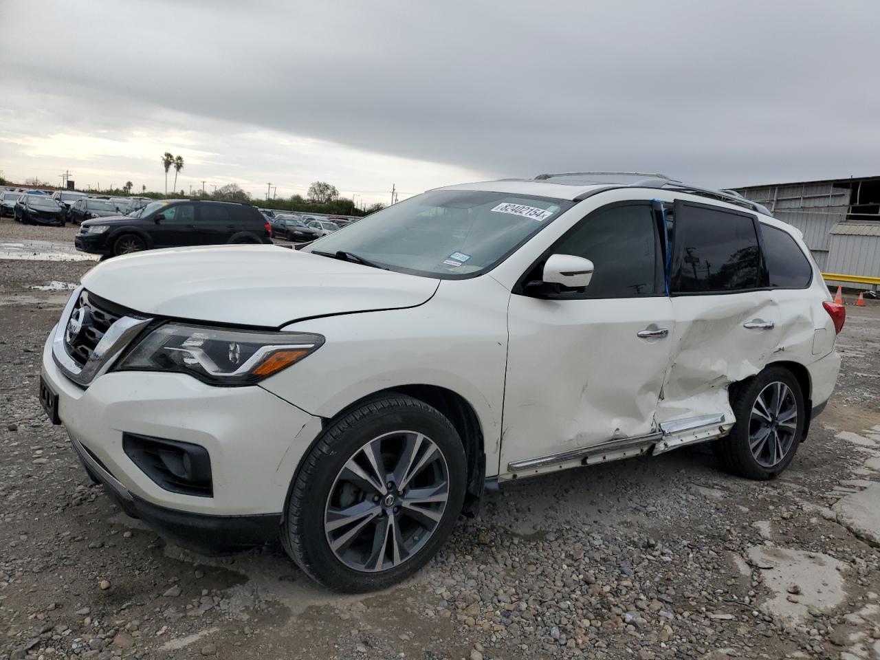NISSAN PATHFINDER 2017