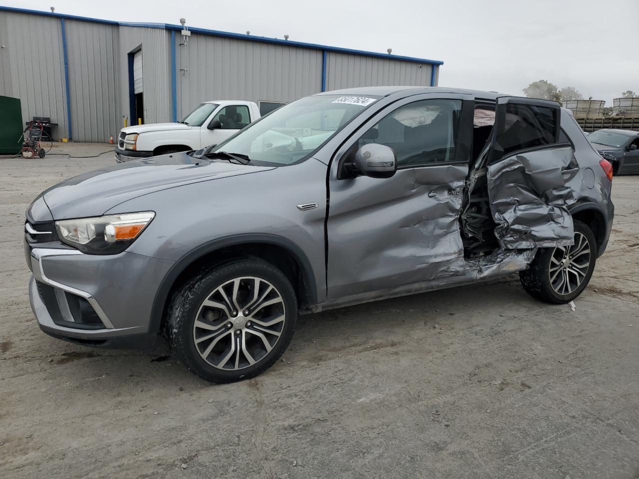 MITSUBISHI OUTLANDER 2018