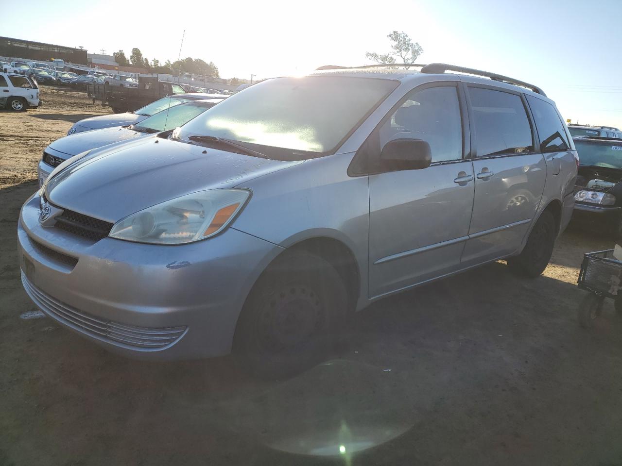 TOYOTA SIENNA CE 2004