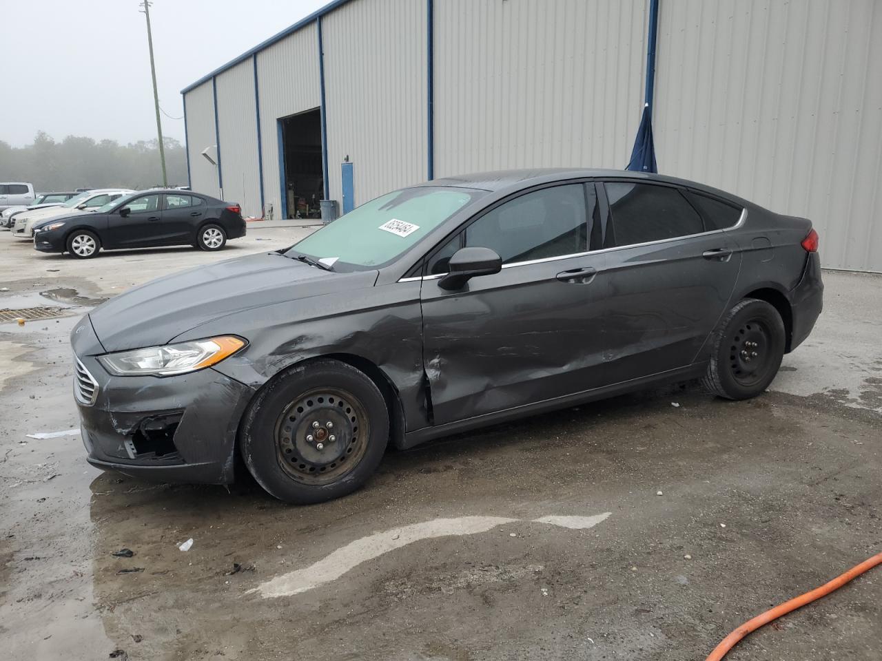 FORD FUSION S 2019