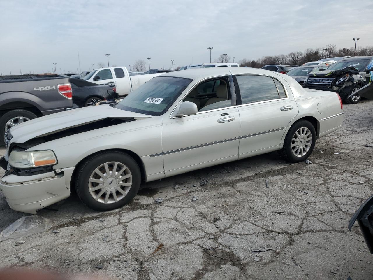 LINCOLN TOWN CAR S 2007