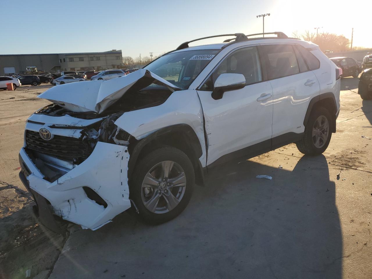 TOYOTA RAV4 XLE 2024