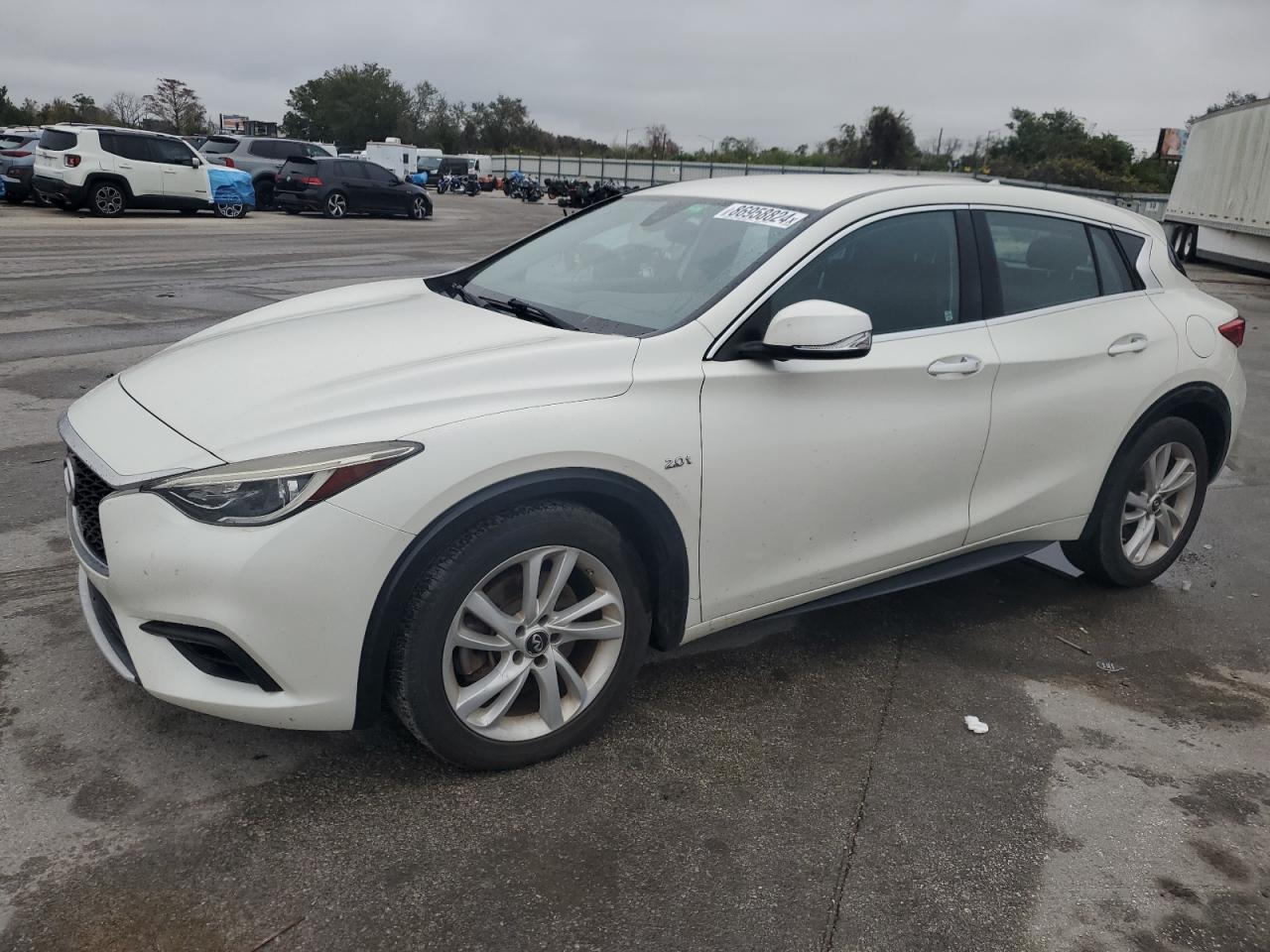 INFINITI QX30 BASE 2017