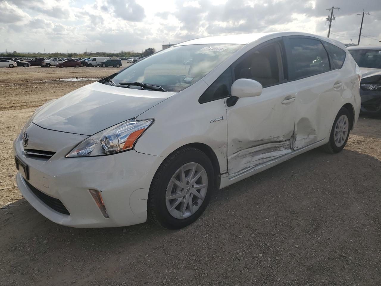 TOYOTA PRIUS V 2013