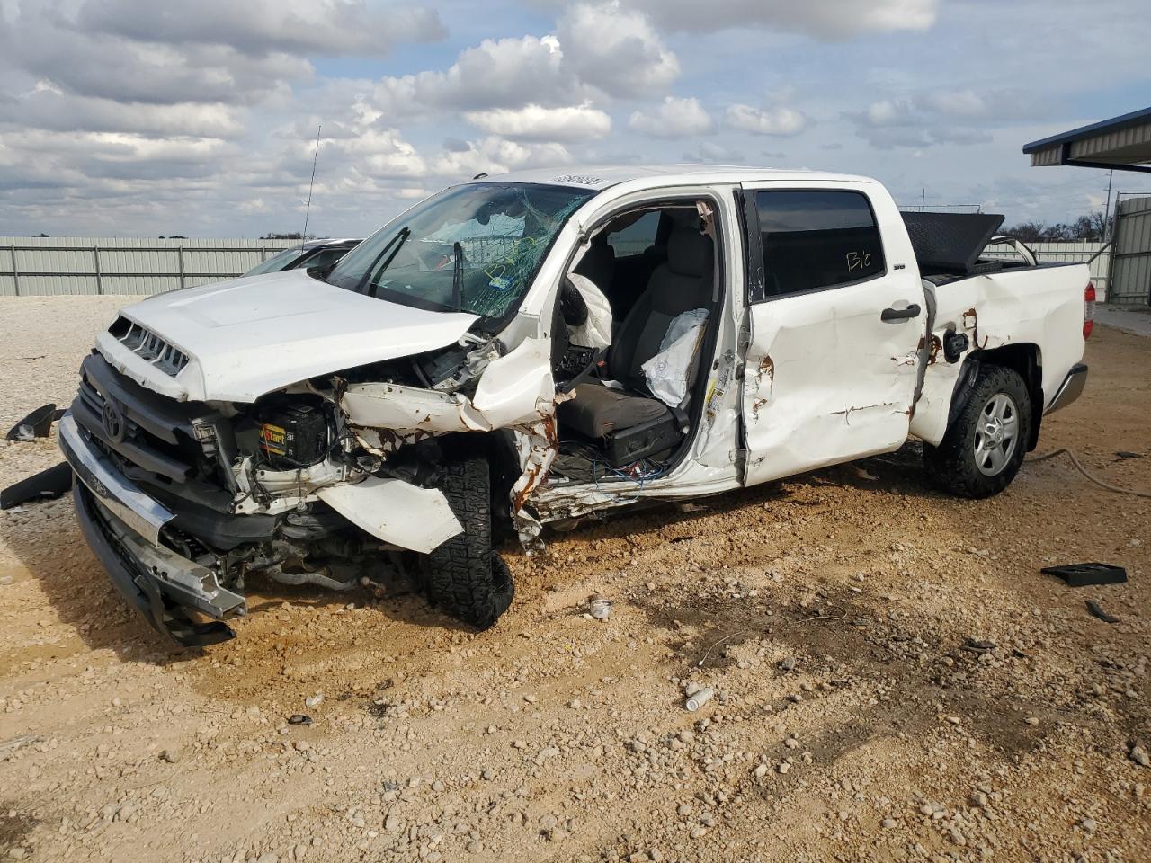 TOYOTA TUNDRA CRE 2015