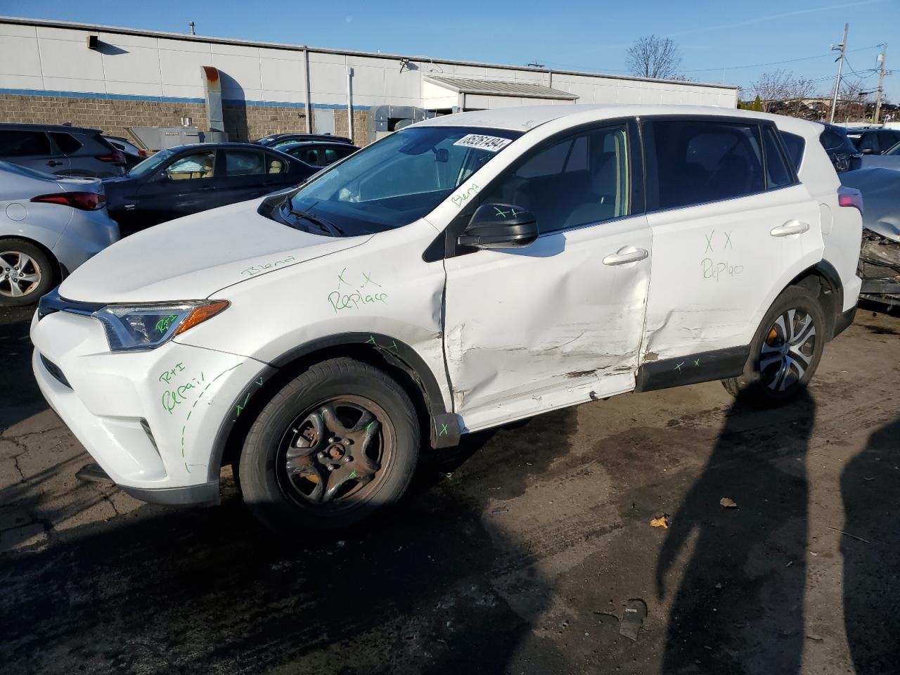 TOYOTA RAV4 LE 2018