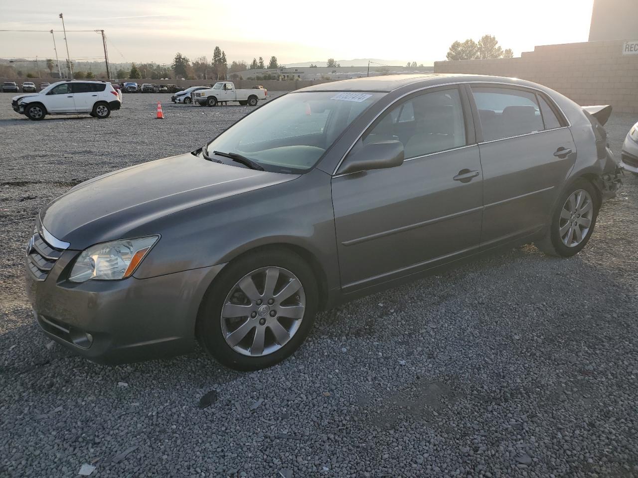 TOYOTA AVALON 4D 2007