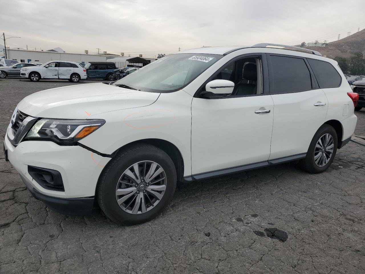 NISSAN PATHFINDER 2019
