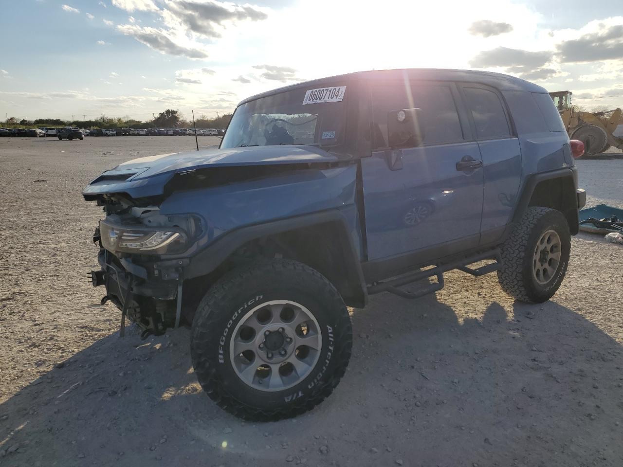 TOYOTA FJ CRUISER 2012
