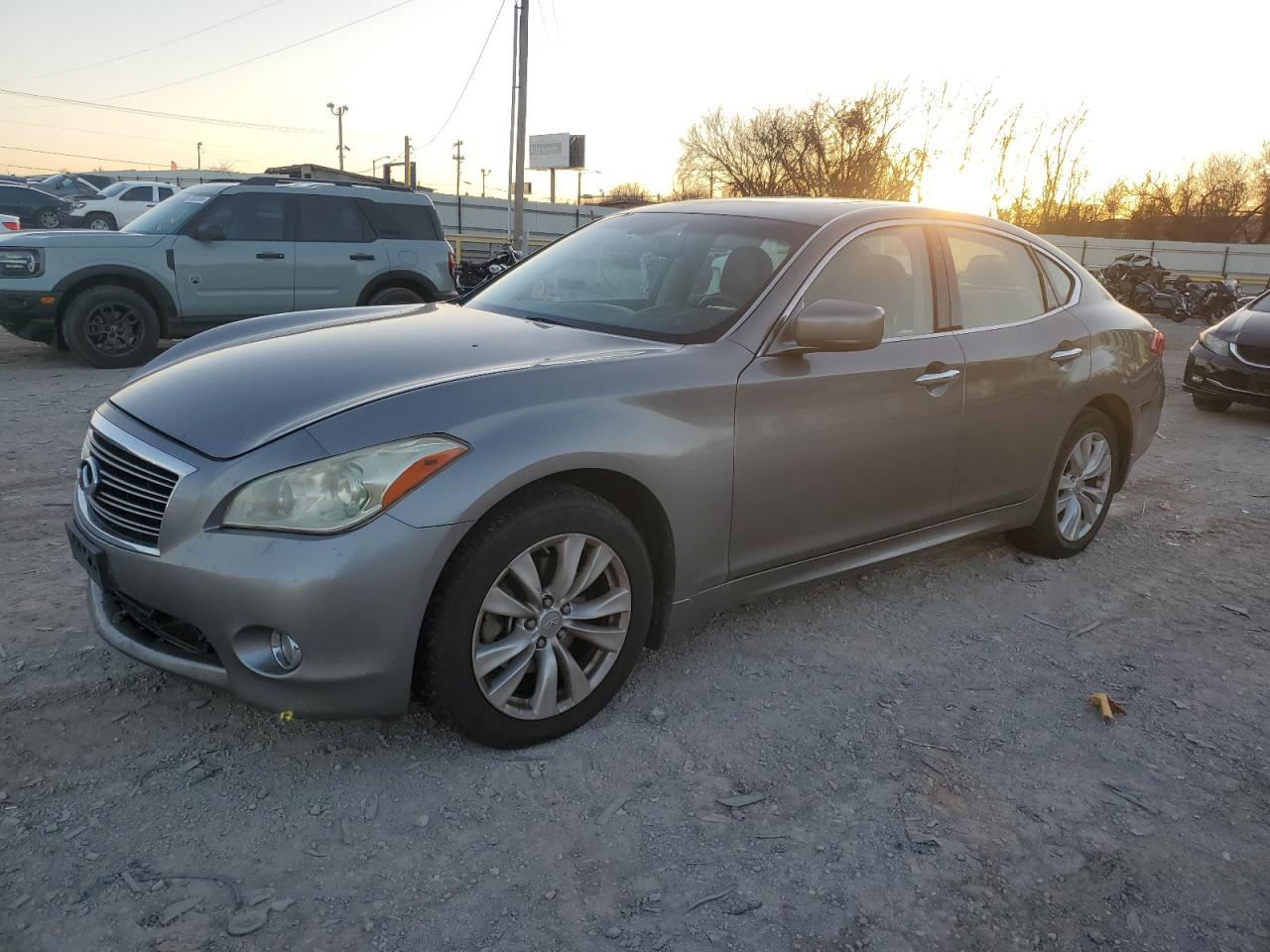 INFINITI M37 X 2011