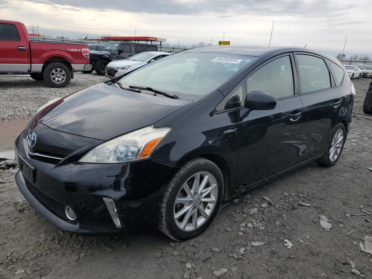 TOYOTA PRIUS V 2013