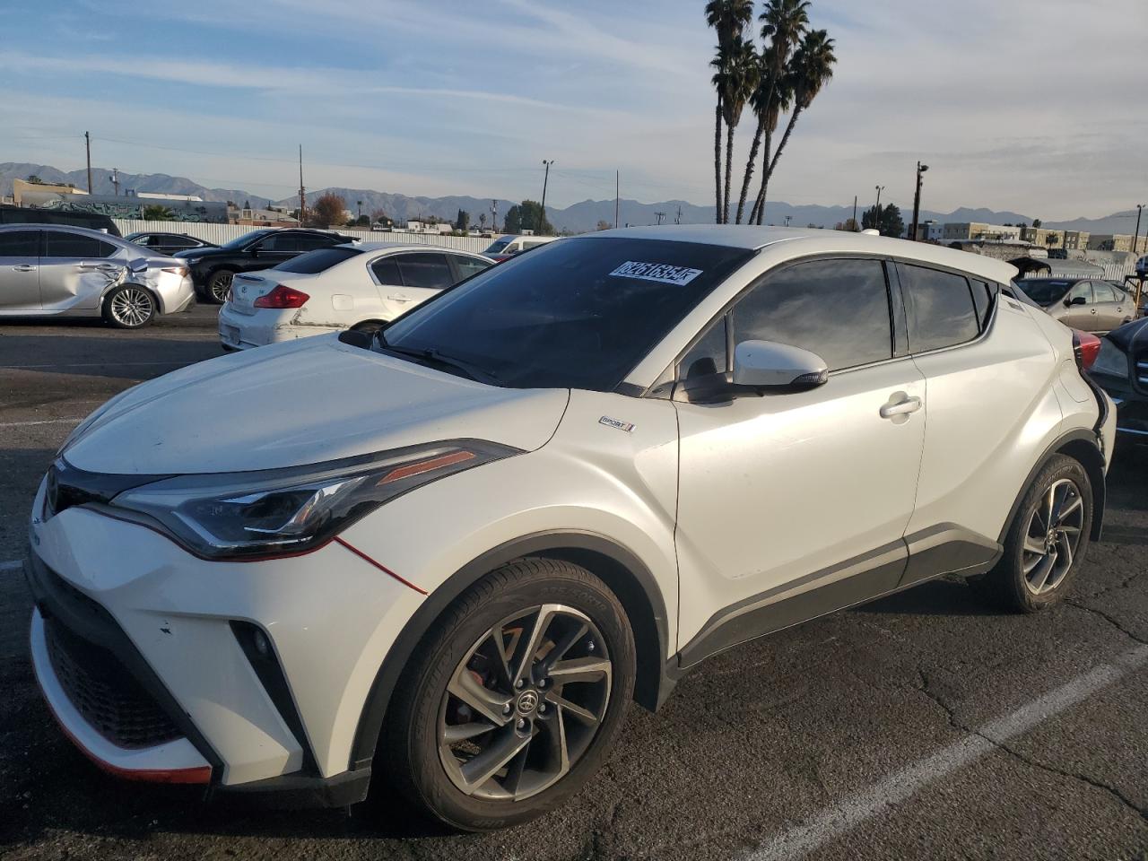 TOYOTA C-HR XLE 2021