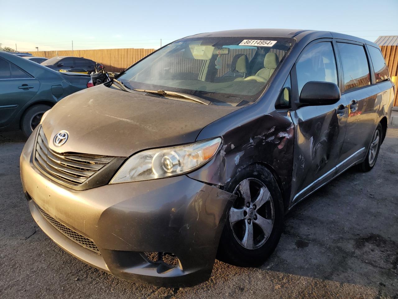 TOYOTA SIENNA 2012