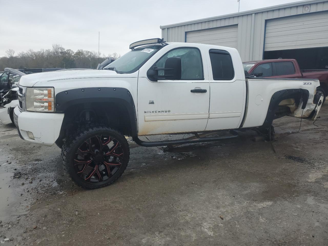 CHEVROLET SILVERADO 2011
