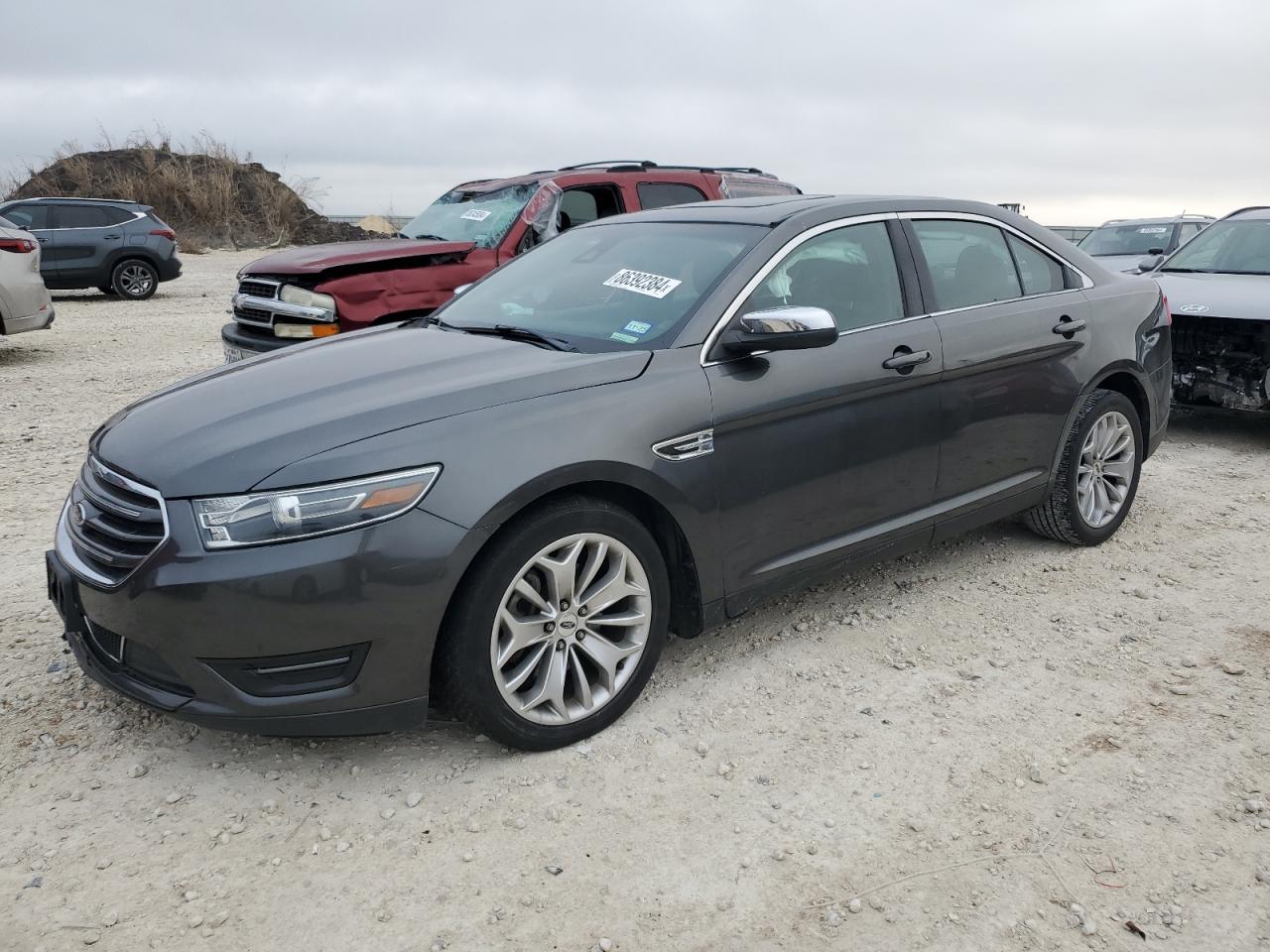 FORD TAURUS LIM 2018