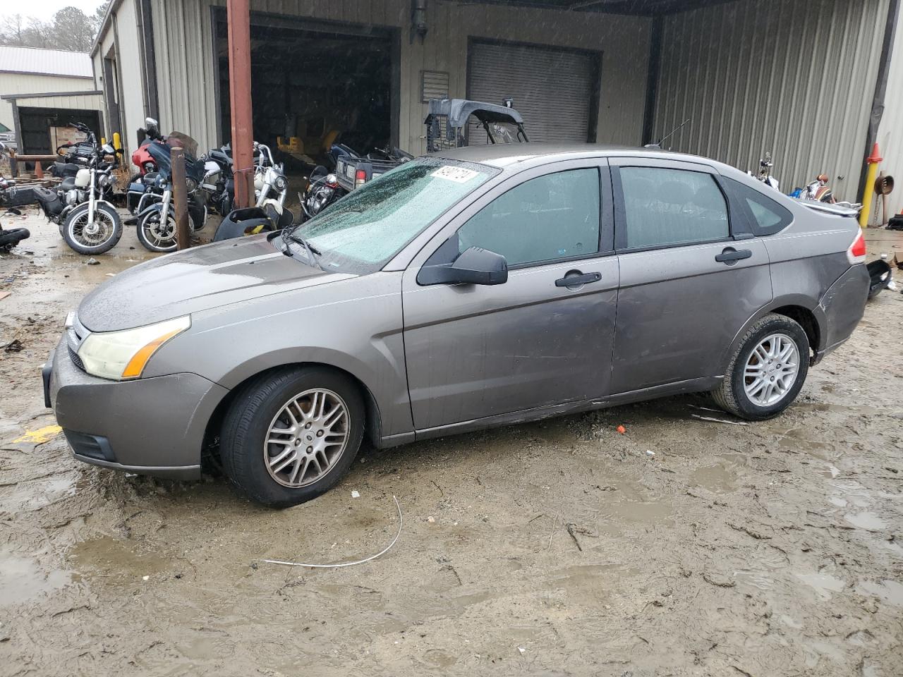 FORD FOCUS SE 2010