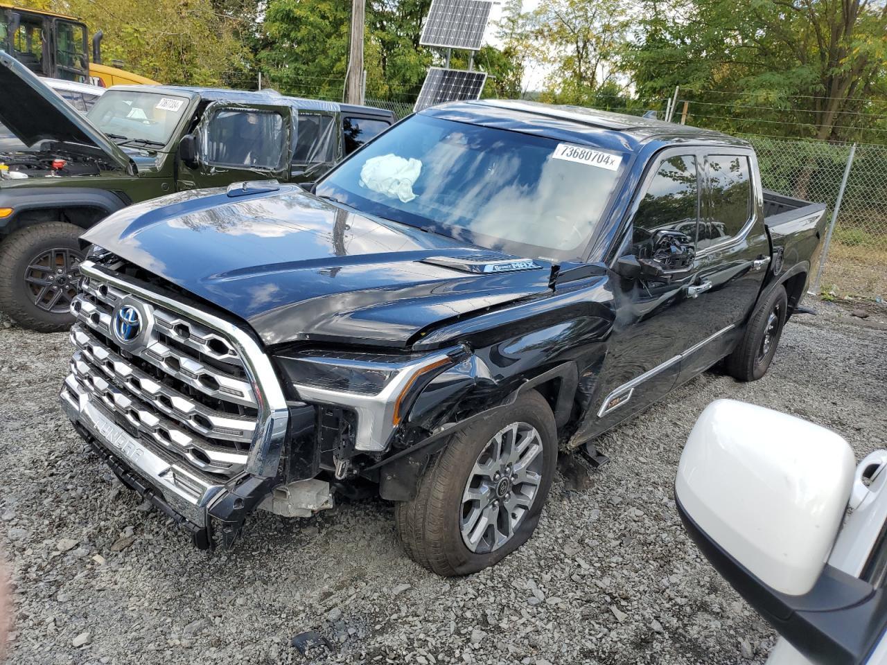 TOYOTA TUNDRA CRE 2024