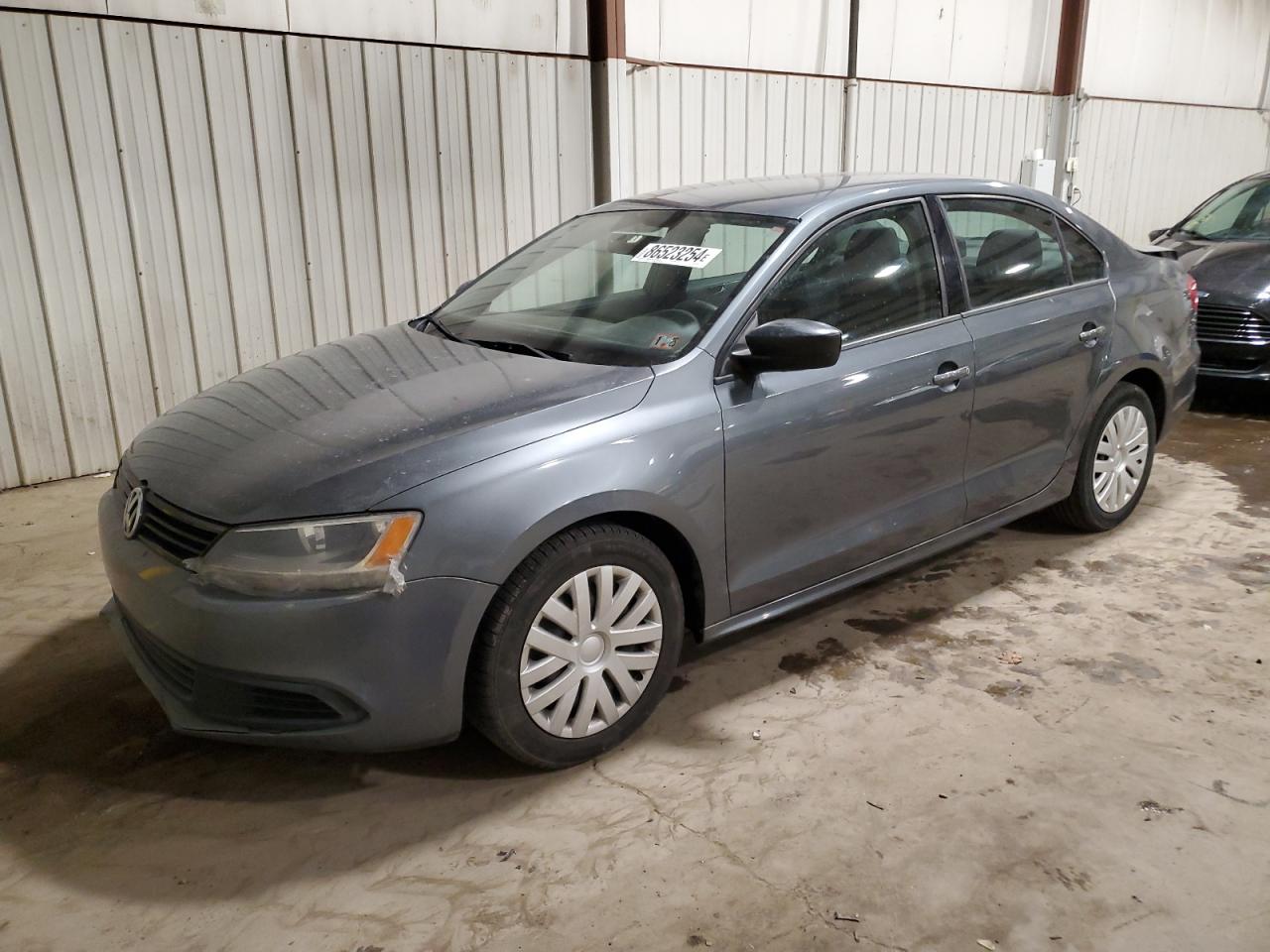 VOLKSWAGEN JETTA BASE 2011