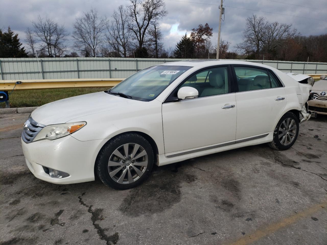 TOYOTA AVALON BAS 2011