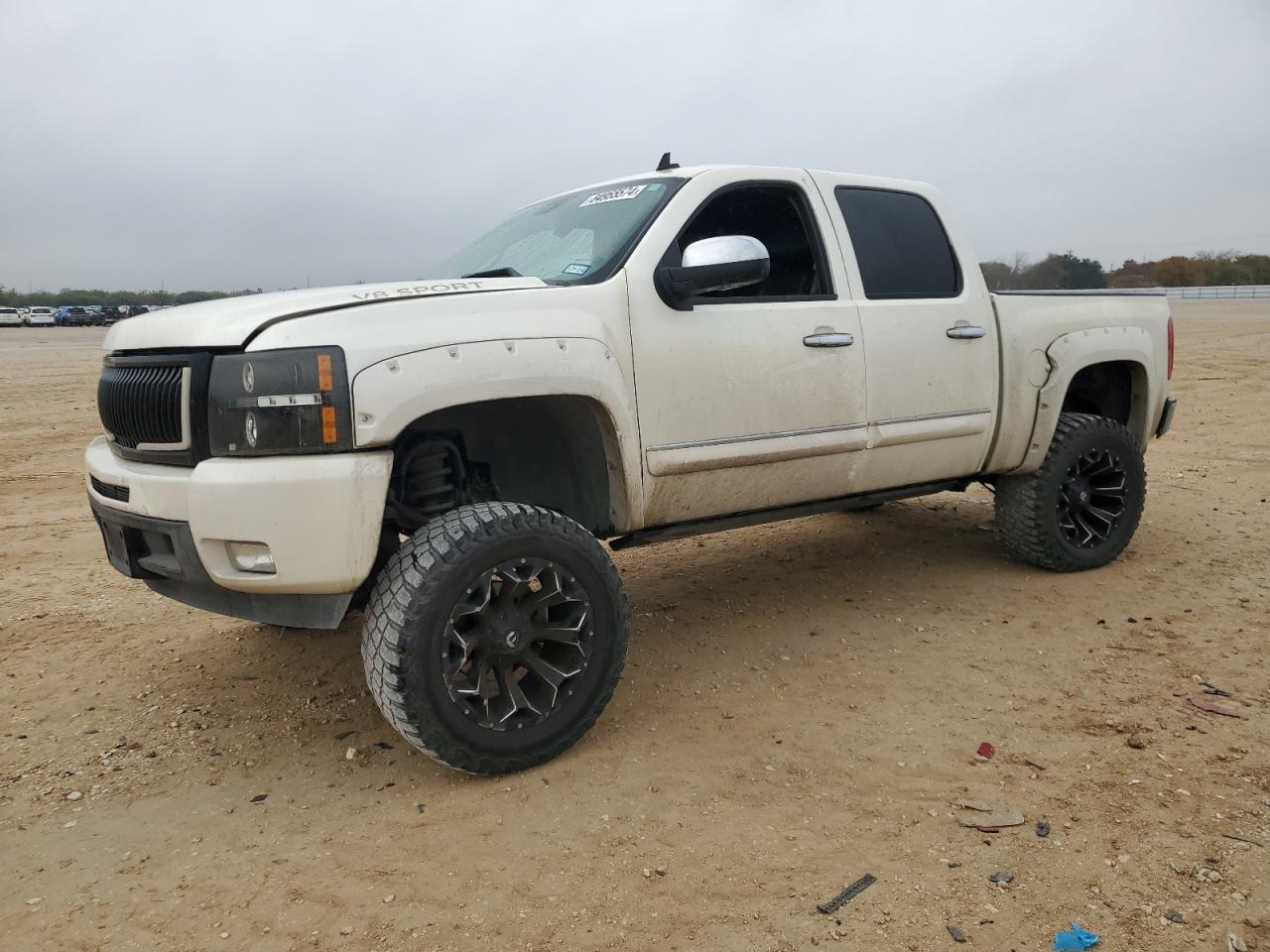 CHEVROLET SILVERADO 2011