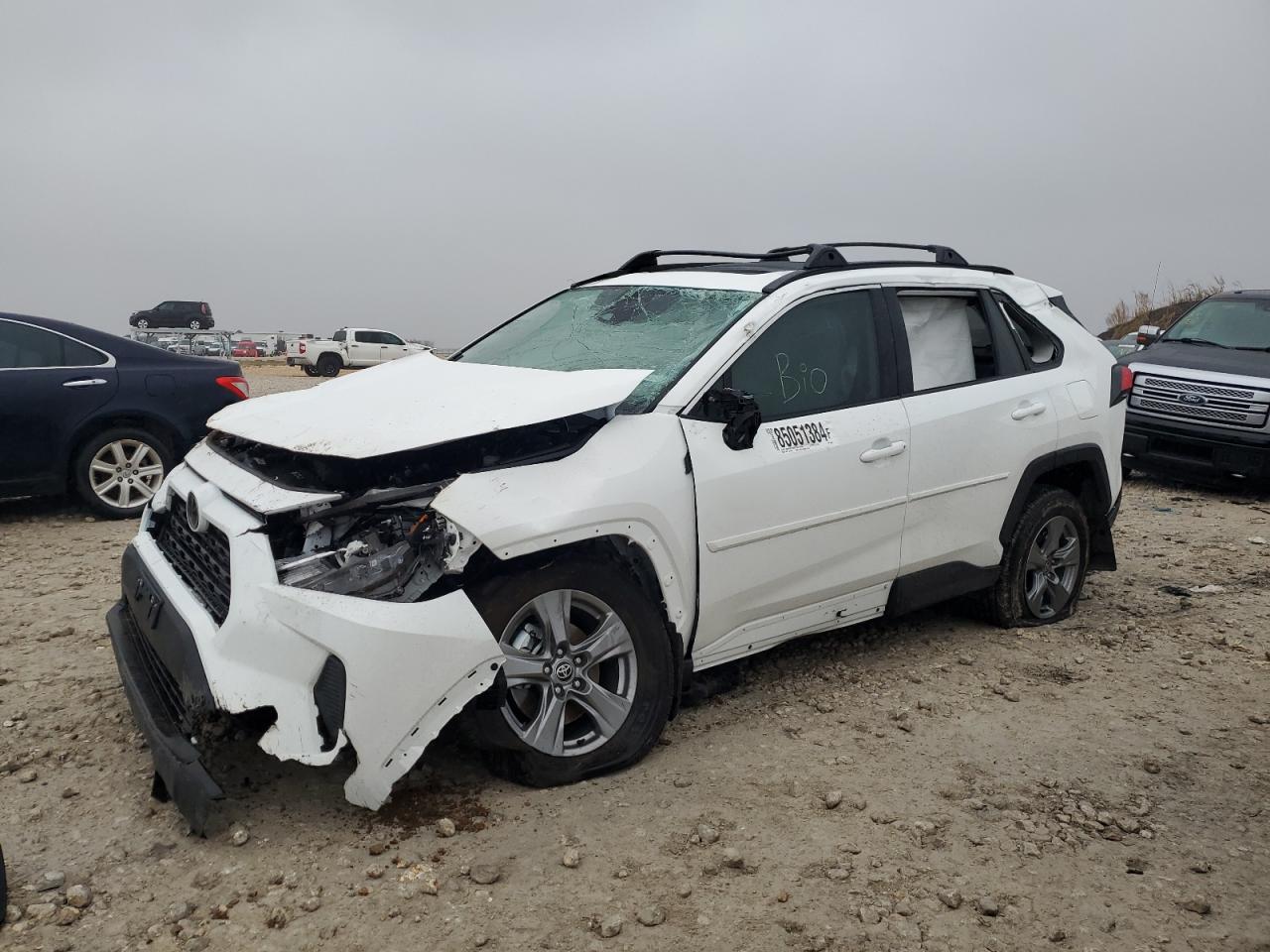 TOYOTA RAV4 XLE 2024