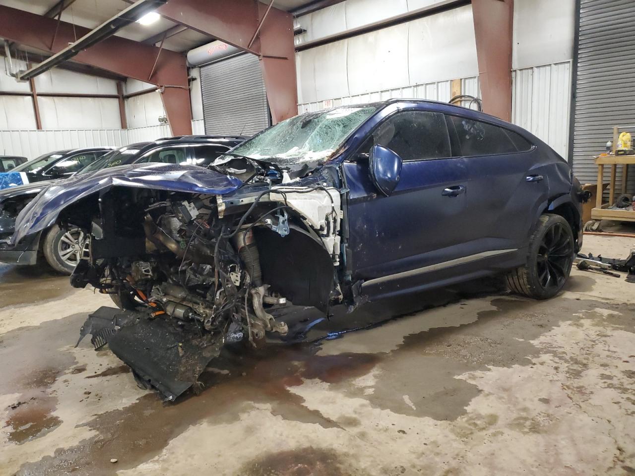 LAMBORGHINI URUS 2019