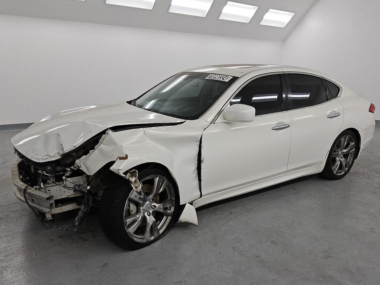 INFINITI M37 2011