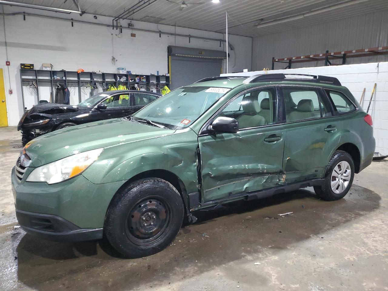 SUBARU OUTBACK 2. 2011