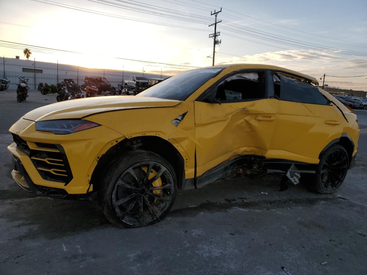 LAMBORGHINI URUS 2019