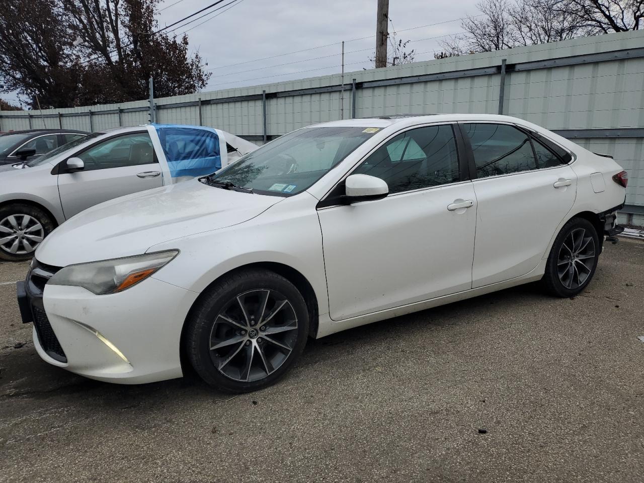 TOYOTA CAMRY LE 2015