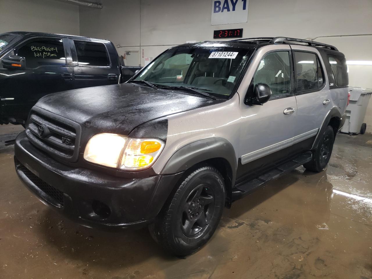 TOYOTA SEQUOIA SR 2002