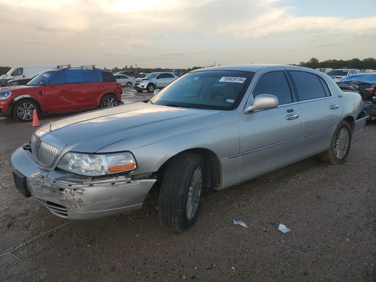 LINCOLN TOWN CAR S 2009