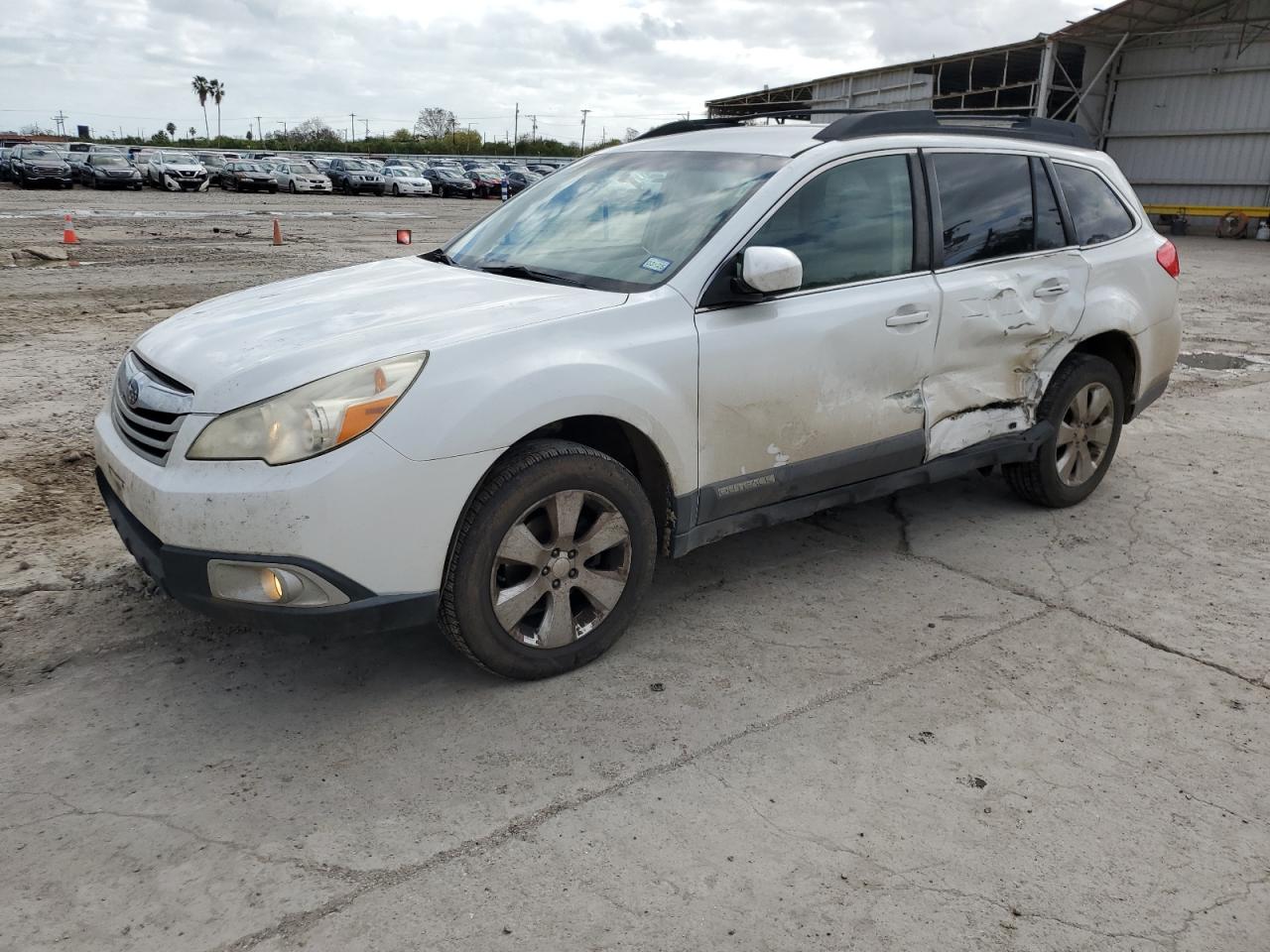 SUBARU OUTBACK 2. 2012