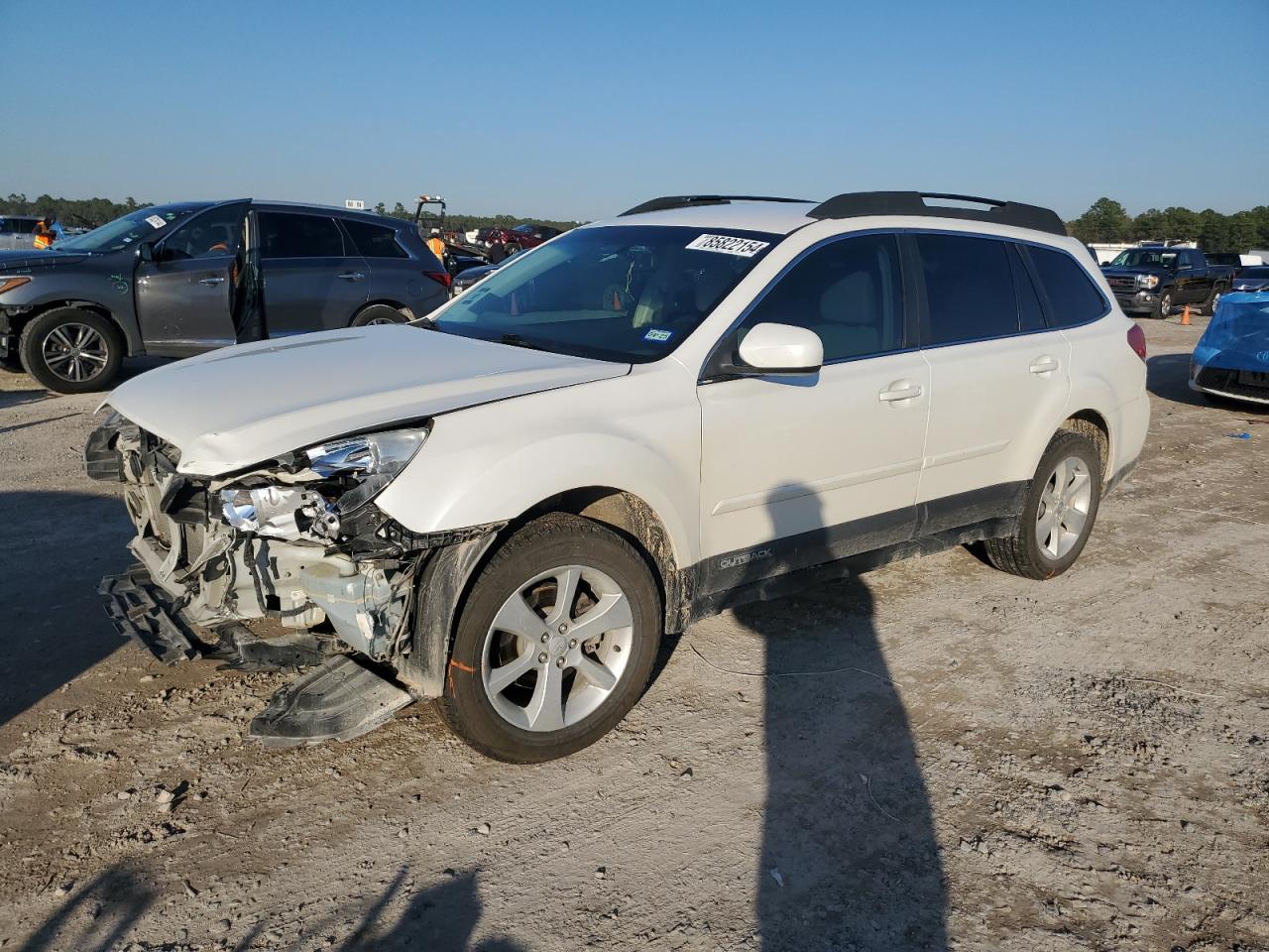 SUBARU OUTBACK 2. 2013