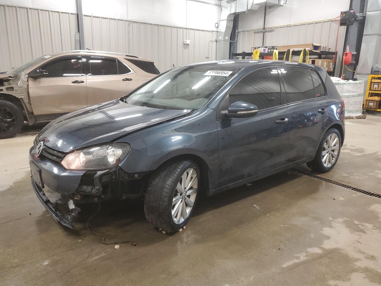 VOLKSWAGEN GOLF 2014