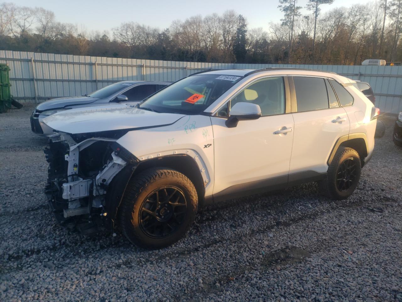 TOYOTA RAV4 XLE 2023